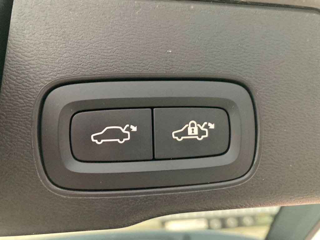 SUV Volvo XC 60 T6 Inscr. Rech. Plug-In Hybrid AWD Md.2022: foto 18