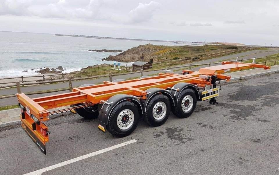 Özgül TELESCOBIC HIGH CUBE CONTAINER CHASSIS - Semi-reboque transportador de contêineres/ Caixa móvel: foto 5 Özgül TELESCOBIC HIGH CUBE CONTAINER CHASSIS - Semi-reboque transportador de contêineres/ Caixa móvel: foto 5