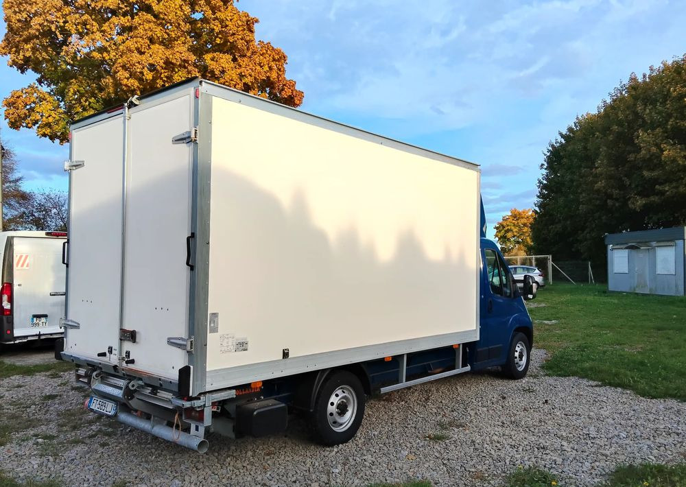 Fiat Ducato - Carrinha de contentor: foto 3 Fiat Ducato - Carrinha de contentor: foto 3