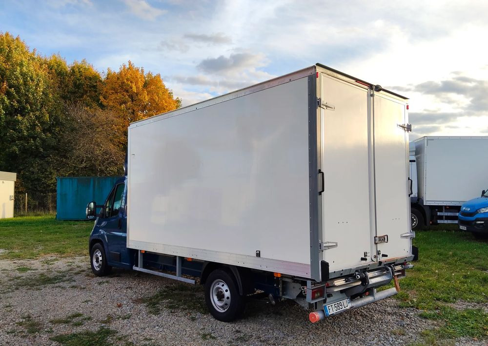 Fiat Ducato - Carrinha de contentor: foto 4 Fiat Ducato - Carrinha de contentor: foto 4