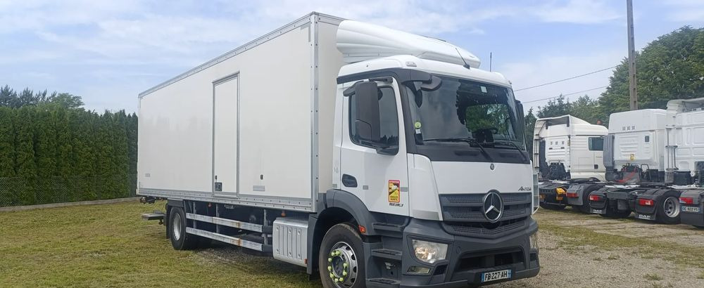 Camião frigorífico Mercedes-Benz Antos: foto 1