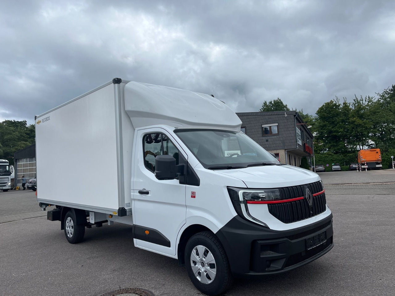 Renault MASTER HUMBAUR KOFFER - Carrinha de contentor: foto 2 Renault MASTER HUMBAUR KOFFER - Carrinha de contentor: foto 2