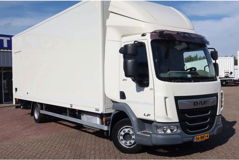 DAF LF 210 FA Bakwagen + Dhollandia 2000 kg klep extra accu set, 3x bindrail + stang. - Camião furgão: foto 2 DAF LF 210 FA Bakwagen + Dhollandia 2000 kg klep extra accu set, 3x bindrail + stang. - Camião furgão: foto 2