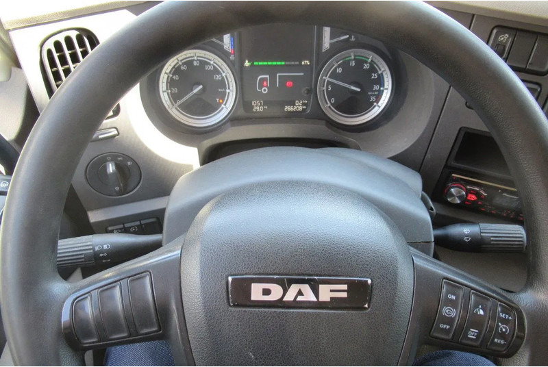 DAF LF 250 250 bak + klep + schuifzeil E6 - Camião de lona: foto 5 DAF LF 250 250 bak + klep + schuifzeil E6 - Camião de lona: foto 5