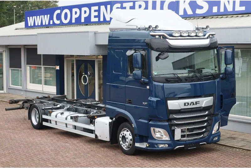 DAF XF 430 430 FA 4x2 BDF/Chassiscabine Wisselbare opbouw - Camião chassi: foto 2 DAF XF 430 430 FA 4x2 BDF/Chassiscabine Wisselbare opbouw - Camião chassi: foto 2