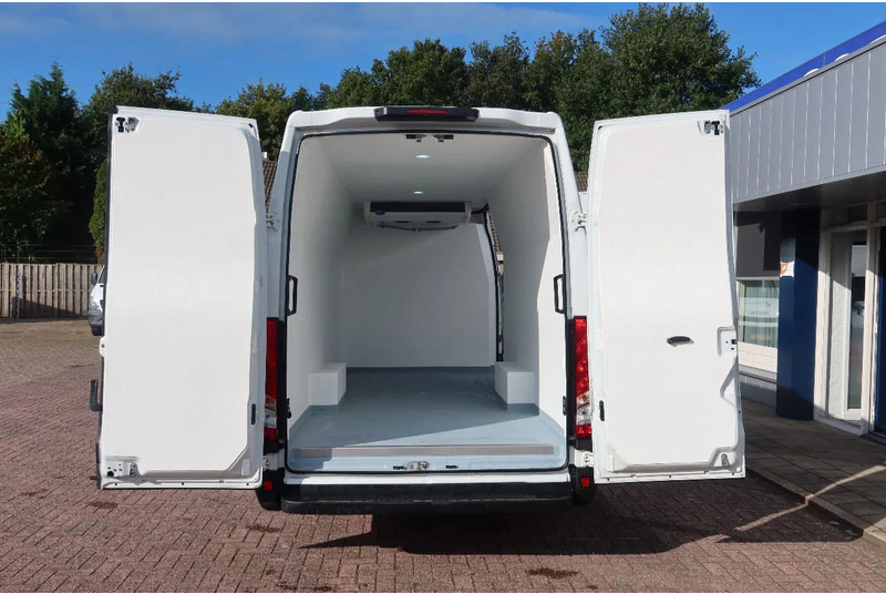 Iveco Daily 35S16 Iveco 35S16 L3/H2 Koel/Vries/ verwarmen Carrier Xarios 350 + 220 volt nacht aansluiting - Carrinha frigorífica: foto 3 Iveco Daily 35S16 Iveco 35S16 L3/H2 Koel/Vries/ verwarmen Carrier Xarios 350 + 220 volt nacht aansluiting - Carrinha frigorífica: foto 3