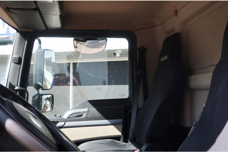 MAN TGL 12.250 Bakwagen + Laadklep DHollandia 2000 kg - Camião furgão: foto 5 MAN TGL 12.250 Bakwagen + Laadklep DHollandia 2000 kg - Camião furgão: foto 5