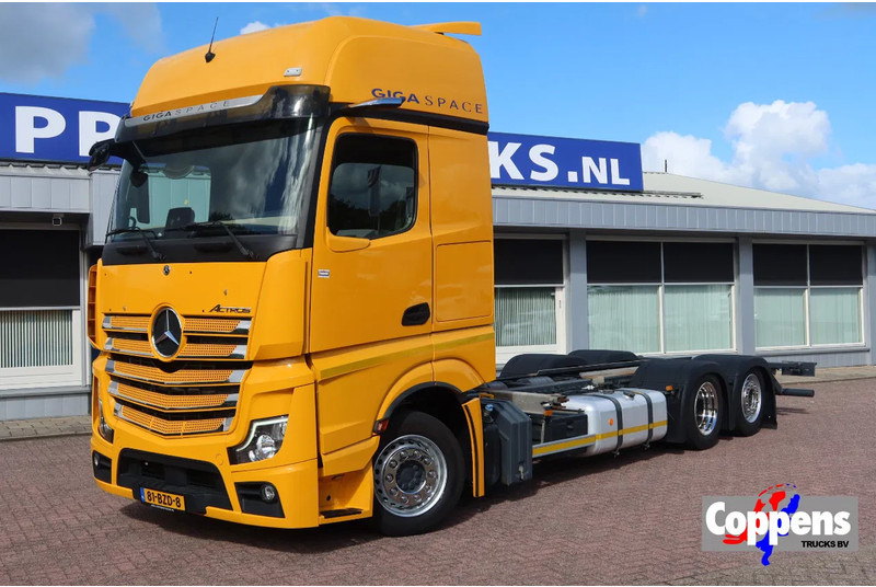 Mercedes-Benz Actros - Camião chassi: foto 1 Mercedes-Benz Actros - Camião chassi: foto 1
