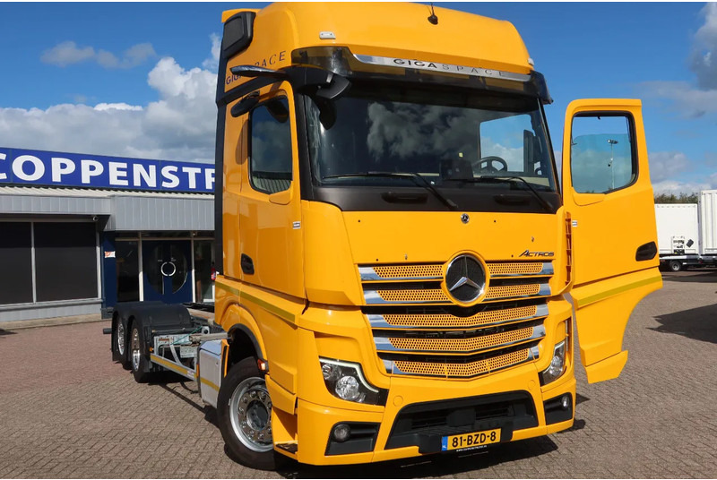 Mercedes-Benz Actros - Camião chassi: foto 2 Mercedes-Benz Actros - Camião chassi: foto 2
