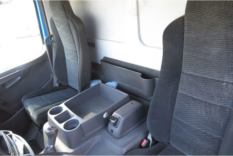 Mercedes-Benz Atego 1318L Euro 6 - Camião de lona: foto 5 Mercedes-Benz Atego 1318L Euro 6 - Camião de lona: foto 5