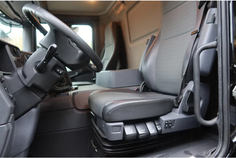 Scania P250 Bak+ Klep Dhollandia 1500 kg. Black line - Camião furgão: foto 5 Scania P250 Bak+ Klep Dhollandia 1500 kg. Black line - Camião furgão: foto 5