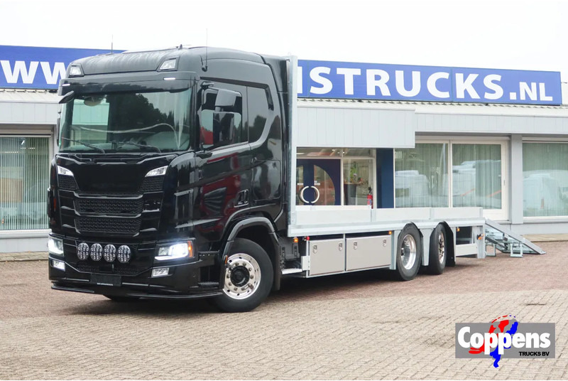 Scania R 500 6x2 Blackline Machine transporter GERESERVEERD - Camião transporte de veículos: foto 1 Scania R 500 6x2 Blackline Machine transporter GERESERVEERD - Camião transporte de veículos: foto 1