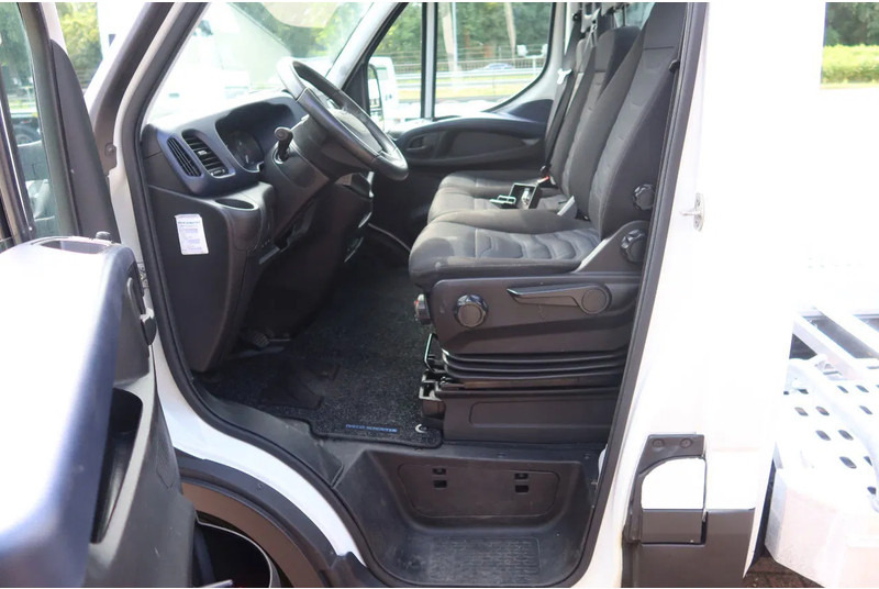 Iveco 40 C 18 Luchtering 3.0 L motor Tijhof opbouw - Veículo comercial: foto 5 Iveco 40 C 18 Luchtering 3.0 L motor Tijhof opbouw - Veículo comercial: foto 5