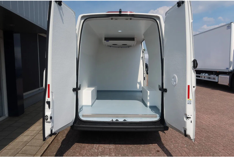Volkswagen Crafter 177 PK ,Koel/Vries/Verwarmen , Carrier Xarios 350 met nachtaansluiting BPM vrij - Carrinha frigorífica: foto 3 Volkswagen Crafter 177 PK ,Koel/Vries/Verwarmen , Carrier Xarios 350 met nachtaansluiting BPM vrij - Carrinha frigorífica: foto 3