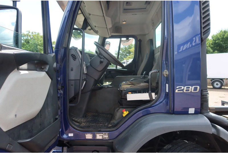 Volvo FE 280 Container / Kabelsysteem H.T.S Kabel, 15 ton, 575 cm 6 Cilinder - Camião com sistema de cabo: foto 4 Volvo FE 280 Container / Kabelsysteem H.T.S Kabel, 15 ton, 575 cm 6 Cilinder - Camião com sistema de cabo: foto 4