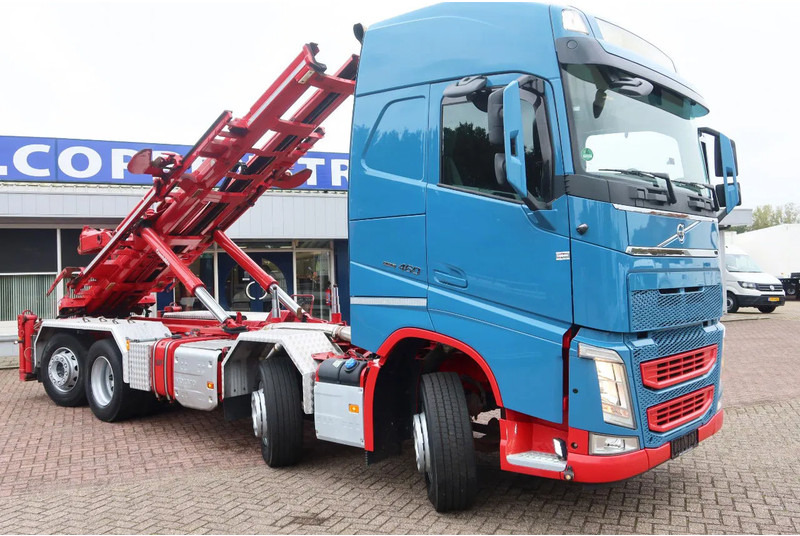 Volvo FH 460 Hooklift 8x2 Haakarm. 3x Steering axle - Camião com sistema de cabo: foto 2 Volvo FH 460 Hooklift 8x2 Haakarm. 3x Steering axle - Camião com sistema de cabo: foto 2