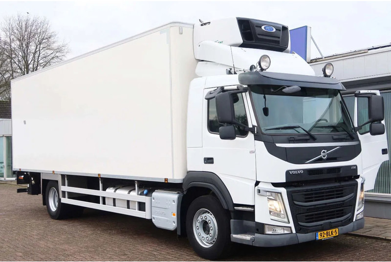 Volvo FM 330 4x2 Koel/Vries Carrier Supra 380 + Klep Dhollandia 2500 kg - Camião frigorífico: foto 2 Volvo FM 330 4x2 Koel/Vries Carrier Supra 380 + Klep Dhollandia 2500 kg - Camião frigorífico: foto 2