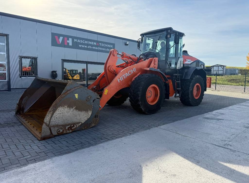 Hitachi ZW 180-6 - Pá carregadora de rodas: foto 1 Hitachi ZW 180-6 - Pá carregadora de rodas: foto 1