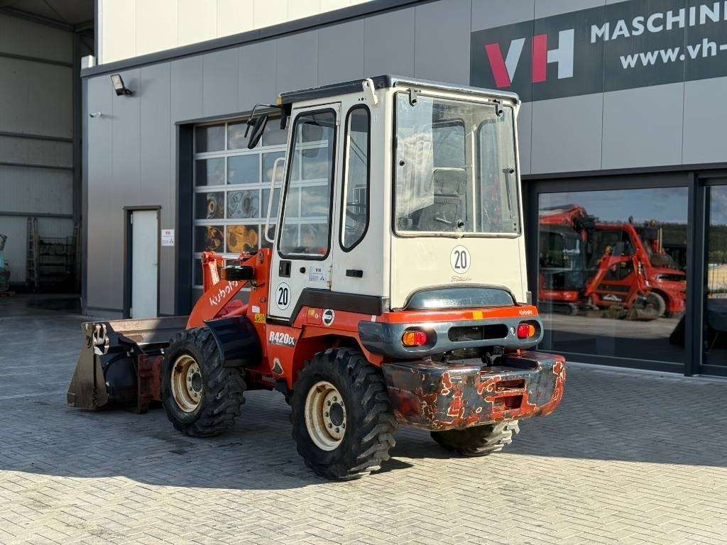 Kubota R 420  - Pá carregadora de rodas: foto 3 Kubota R 420  - Pá carregadora de rodas: foto 3