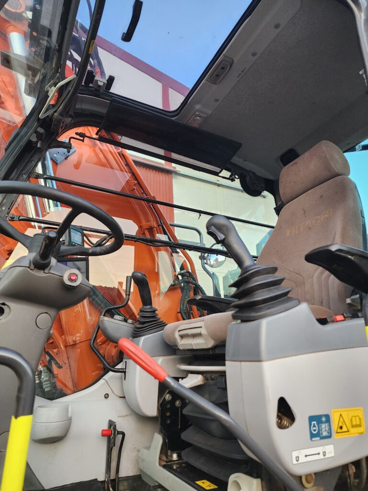 Escavadeira de rodas HITACHI ZX145W-6: foto 9