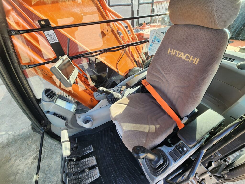 Escavadora de rastos HITACHI ZX210LC-6: foto 9