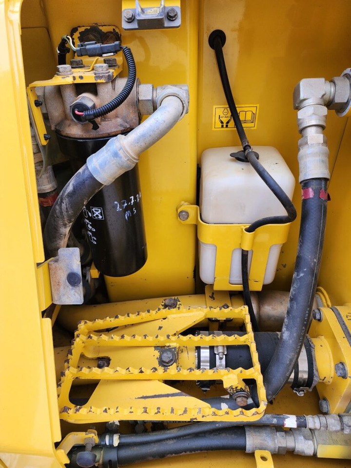 KOMATSU D61PX-23 - Buldôzer: foto 4 KOMATSU D61PX-23 - Buldôzer: foto 4