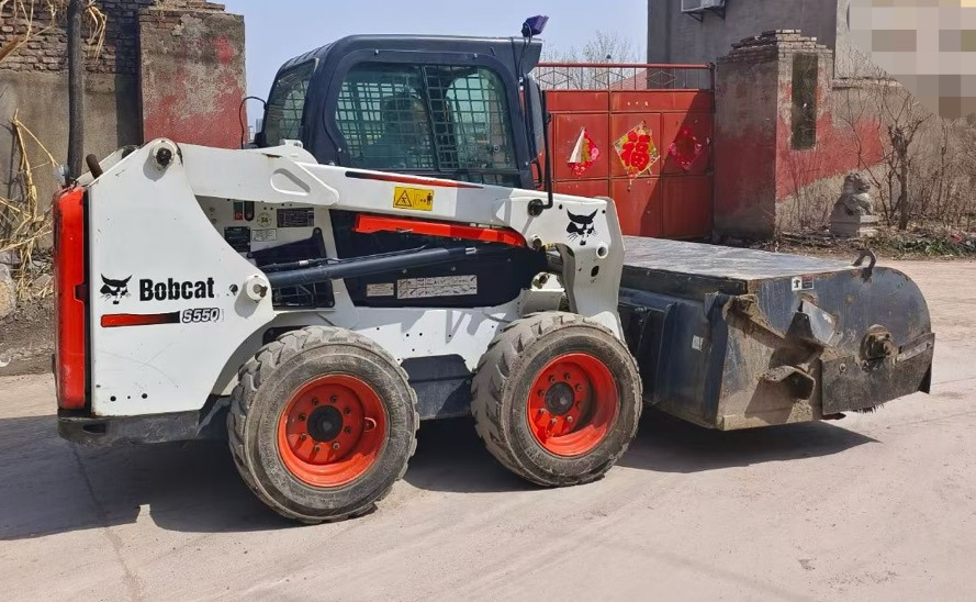 BOBCAT S550 - Mini pá carregadora: foto 2 BOBCAT S550 - Mini pá carregadora: foto 2