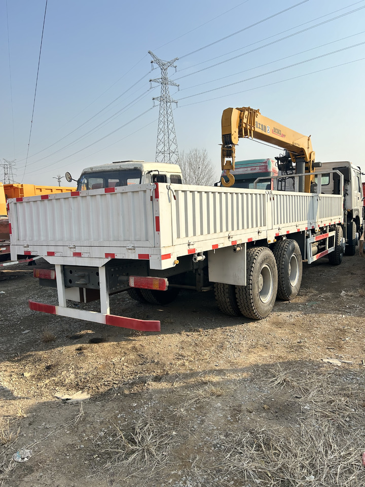 HOWO 371HP CRANE TRUCK - Camião grua: foto 5 HOWO 371HP CRANE TRUCK - Camião grua: foto 5