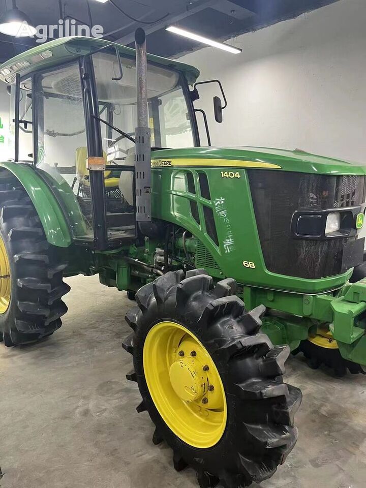 John Deere 1404 - Trator: foto 1 John Deere 1404 - Trator: foto 1