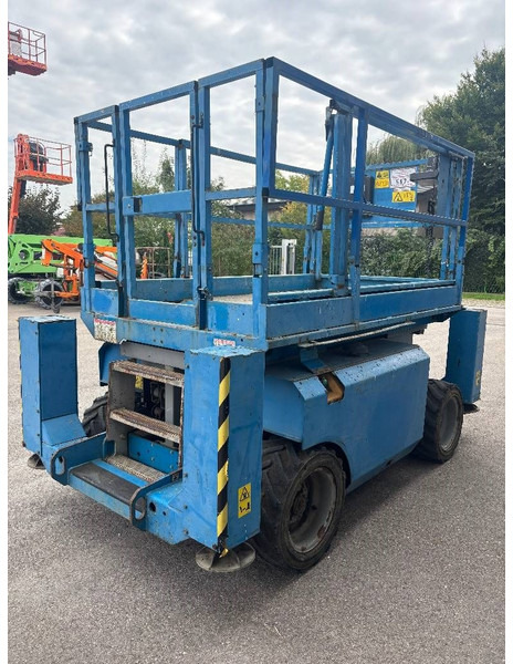 Genie GS 2668 RT 10m Diesel Scherenarbeitsbühne - Plataforma de Tijera/ Plataforma de tesoura: foto 4 Genie GS 2668 RT 10m Diesel Scherenarbeitsbühne - Plataforma de Tijera/ Plataforma de tesoura: foto 4