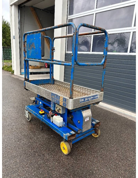 POWER Tower Elektro Scherenarbeitsbühne 5,10m - Plataforma de Tijera/ Plataforma de tesoura: foto 2 POWER Tower Elektro Scherenarbeitsbühne 5,10m - Plataforma de Tijera/ Plataforma de tesoura: foto 2