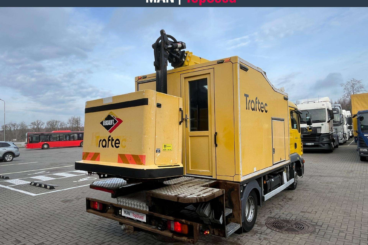 MAN 8.220 4X2 bokštelis(9291) - Camião grua: foto 4 MAN 8.220 4X2 bokštelis(9291) - Camião grua: foto 4