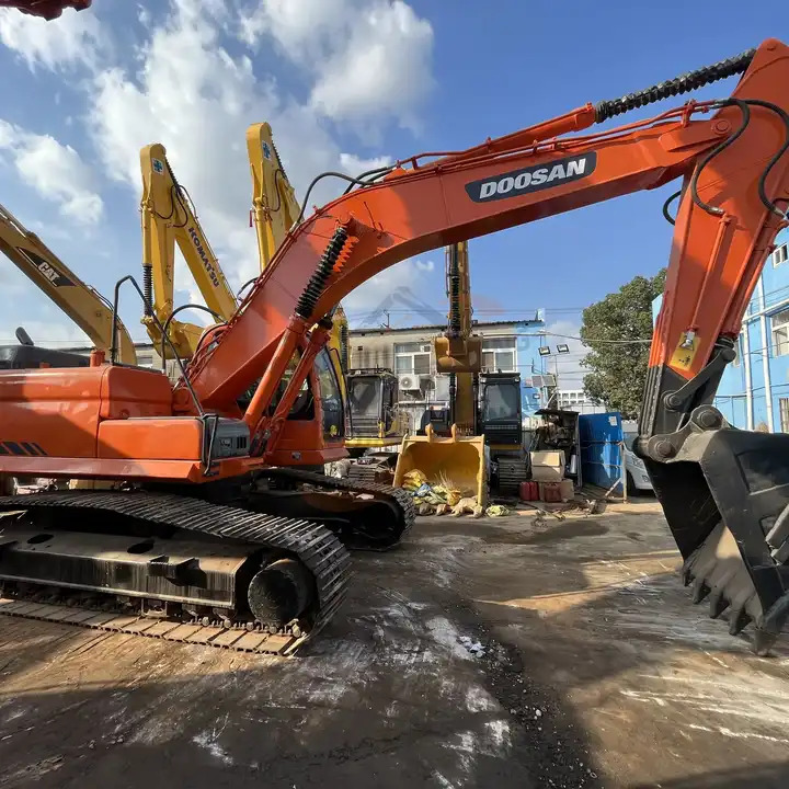 90% new and low hours used excavators Doosan DX300LC second hand excavators 30tons excavator new arrivedd in stock for sale - Escavadeira: foto 1 90% new and low hours used excavators Doosan DX300LC second hand excavators 30tons excavator new arrivedd in stock for sale - Escavadeira: foto 1