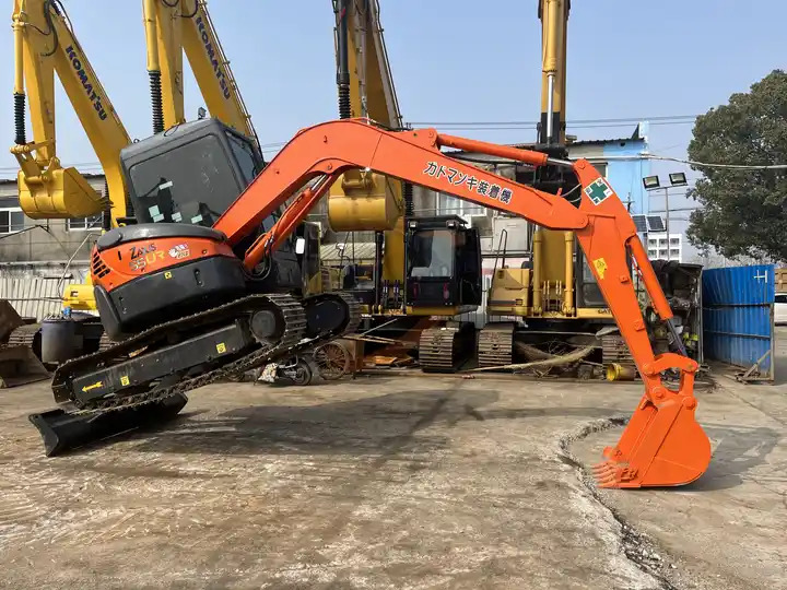 All original mini excavator hitachi used ZX55 ZX60 ZX70 small second hand excavator made in Japan - Escavadora de rastos: foto 3 All original mini excavator hitachi used ZX55 ZX60 ZX70 small second hand excavator made in Japan - Escavadora de rastos: foto 3
