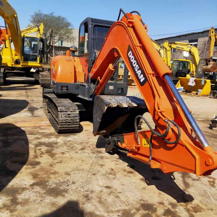 Awesome Performance Korea Imported Small Scale Used Doosan Dh60 Excavator - Escavadora de rastos: foto 1 Awesome Performance Korea Imported Small Scale Used Doosan Dh60 Excavator - Escavadora de rastos: foto 1