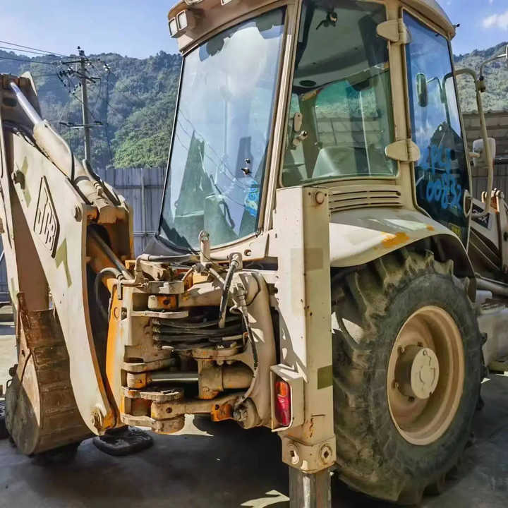 Backhoe loader JCB 3CX 4*4 tlb loader UKmade, used cheap JCB 3CX retro loader and digger - Retroescavadeira: foto 1 Backhoe loader JCB 3CX 4*4 tlb loader UKmade, used cheap JCB 3CX retro loader and digger - Retroescavadeira: foto 1