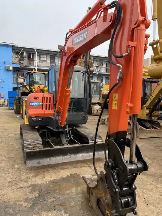 Best Price For 6t Mini Excavator,Small Excavating Machine Korea Doosan Used Excavators Doosan Dx60 For Sale In Shanghai - Escavadora de rastos: foto 5 Best Price For 6t Mini Excavator,Small Excavating Machine Korea Doosan Used Excavators Doosan Dx60 For Sale In Shanghai - Escavadora de rastos: foto 5