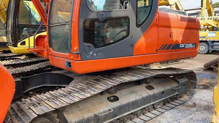 Best Selling DOOSAN excavator machine construction used machinery equipment dx225 DX60 DX70 DH60 DH220 used excavators in stock - Escavadeira: foto 2 Best Selling DOOSAN excavator machine construction used machinery equipment dx225 DX60 DX70 DH60 DH220 used excavators in stock - Escavadeira: foto 2