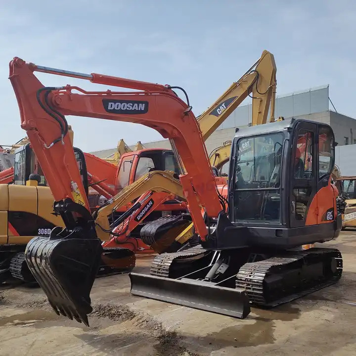 Dx60 Used Crawler Excavator Used Excavator For Sale High Quality ExcavatorDOOSAN DH 55DH55 H-frame - Escavadeira: foto 2 Dx60 Used Crawler Excavator Used Excavator For Sale High Quality ExcavatorDOOSAN DH 55DH55 H-frame - Escavadeira: foto 2