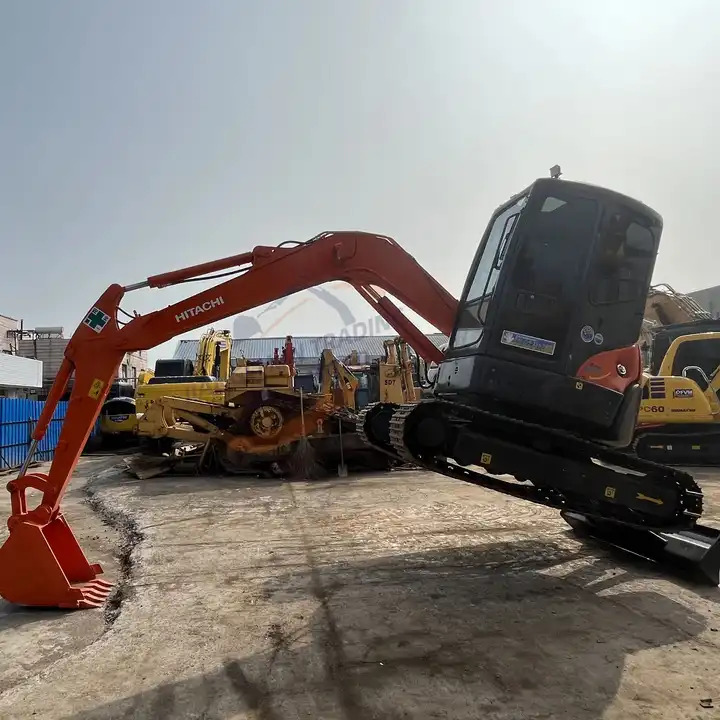 High Performance used Hitachi ZX55UR crawler excavator with good condition The latest mini used Hitachi ZX55 excavator for sale - Escavadora de rastos: foto 1 High Performance used Hitachi ZX55UR crawler excavator with good condition The latest mini used Hitachi ZX55 excavator for sale - Escavadora de rastos: foto 1