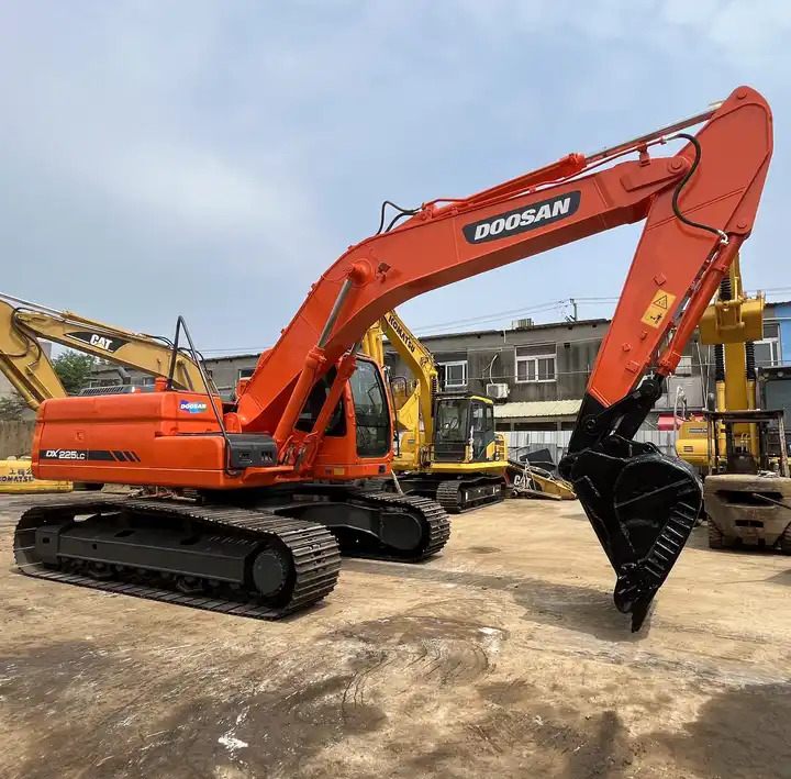 High Quality Original Korea Nice Performance Used Excavator Doosan Dx225lc,Dx225 Model For Sale 22.5ton Best Price In Shanghai - Escavadora de rastos: foto 3 High Quality Original Korea Nice Performance Used Excavator Doosan Dx225lc,Dx225 Model For Sale 22.5ton Best Price In Shanghai - Escavadora de rastos: foto 3