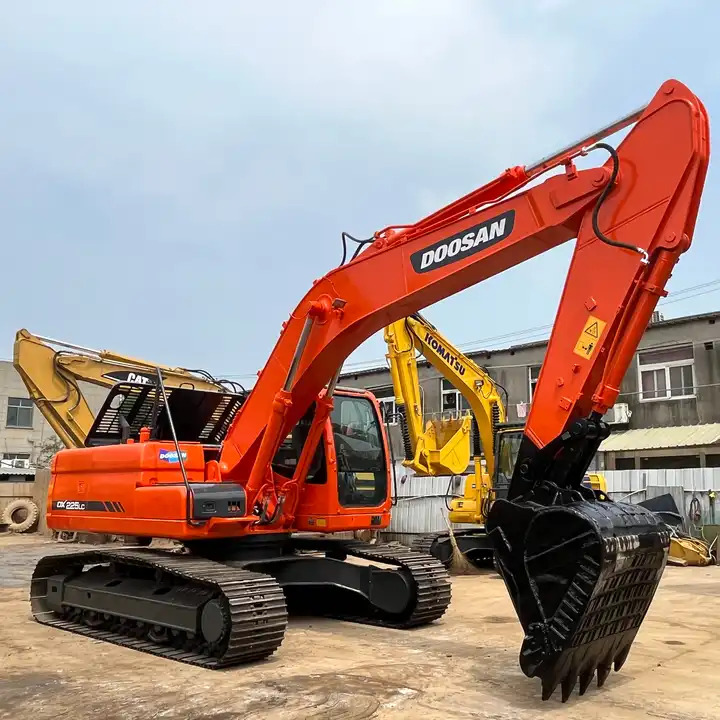 High Quality Original Korea Nice Performance Used Excavator Doosan Dx225lc,Dx225 Model For Sale 22.5ton Best Price In Shanghai - Escavadora de rastos: foto 1 High Quality Original Korea Nice Performance Used Excavator Doosan Dx225lc,Dx225 Model For Sale 22.5ton Best Price In Shanghai - Escavadora de rastos: foto 1