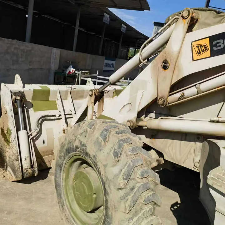 Hot sale Backhoe loader JCB 3CX 4*4 tlb loader UKmade, used cheap JCB 3CX retro loader and digger in good condition - Retroescavadeira: foto 1 Hot sale Backhoe loader JCB 3CX 4*4 tlb loader UKmade, used cheap JCB 3CX retro loader and digger in good condition - Retroescavadeira: foto 1