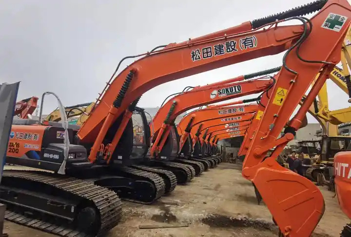Japan Made Used Excavator Hitachi Ex200-1,Ex200 With Good Condition And Best Price Excavator Machine in Shanghai - Escavadora de rastos: foto 2 Japan Made Used Excavator Hitachi Ex200-1,Ex200 With Good Condition And Best Price Excavator Machine in Shanghai - Escavadora de rastos: foto 2