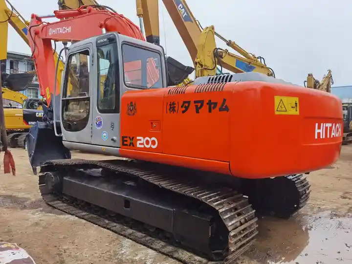 Japan Made Used Excavator Hitachi Ex200-1,Ex200 With Good Condition And Best Price Excavator Machine in Shanghai - Escavadora de rastos: foto 5 Japan Made Used Excavator Hitachi Ex200-1,Ex200 With Good Condition And Best Price Excavator Machine in Shanghai - Escavadora de rastos: foto 5