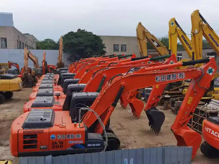 Japan Made Used Excavator Hitachi Ex200-1,Ex200 With Good Condition And Best Price Excavator Machine in Shanghai - Escavadora de rastos: foto 3 Japan Made Used Excavator Hitachi Ex200-1,Ex200 With Good Condition And Best Price Excavator Machine in Shanghai - Escavadora de rastos: foto 3