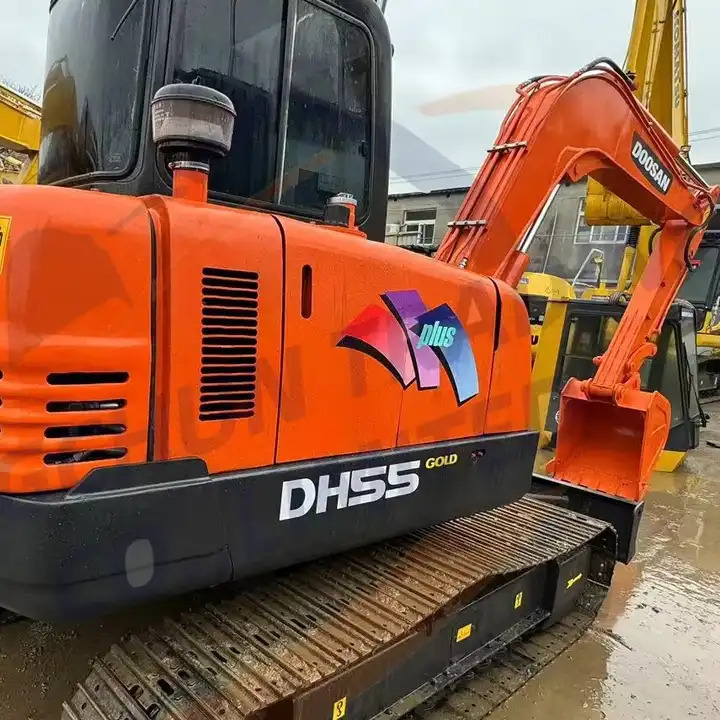 Mini 5ton Used Excavator Doosan DH55 with nice condition Korea low working hour multifunction crawler excavator Doosan DH55 - Escavadeira: foto 1 Mini 5ton Used Excavator Doosan DH55 with nice condition Korea low working hour multifunction crawler excavator Doosan DH55 - Escavadeira: foto 1