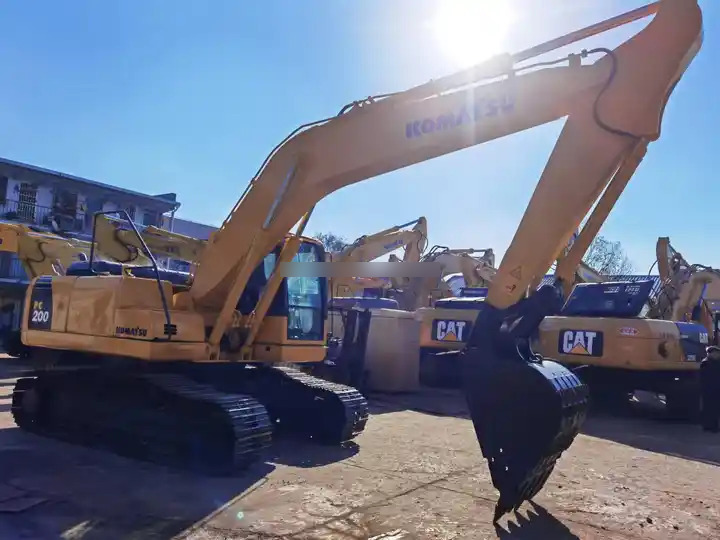 New Arrival Second Hand Pc200-8 Komatsu 20 Ton Crawler Excavator Komatsu Pc 200-8 Used Komatsu Pc 200 Excavator For Sale - Escavadeira: foto 3 New Arrival Second Hand Pc200-8 Komatsu 20 Ton Crawler Excavator Komatsu Pc 200-8 Used Komatsu Pc 200 Excavator For Sale - Escavadeira: foto 3