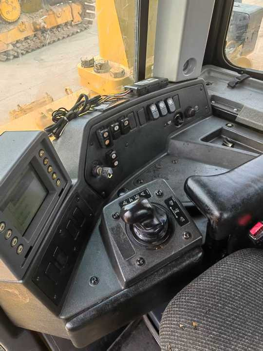 Original Caterpillar Bulldozer Cat D8T Second Hand Bulldozer Caterpillar D8 D6 D7 Originally Made in USA Brazil - Buldôzer: foto 5 Original Caterpillar Bulldozer Cat D8T Second Hand Bulldozer Caterpillar D8 D6 D7 Originally Made in USA Brazil - Buldôzer: foto 5