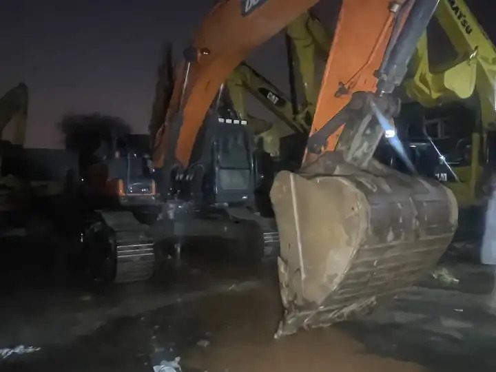 Original Doosan Dx420 Used Excavator/few Working Hours Used 420 Doosan Excavator Dx420 In Stock - Escavadora de rastos: foto 3 Original Doosan Dx420 Used Excavator/few Working Hours Used 420 Doosan Excavator Dx420 In Stock - Escavadora de rastos: foto 3